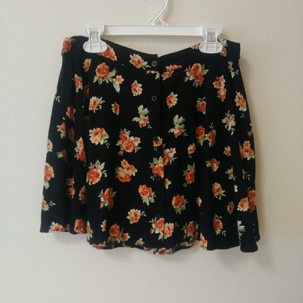 FOREVER 21 MINI SKIRT